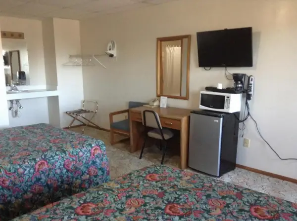 Downtown Motel 10