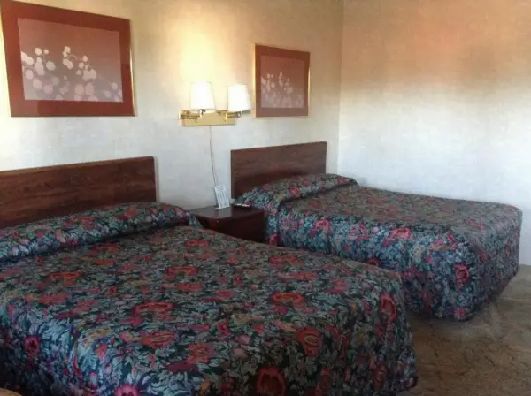 Downtown Motel 5